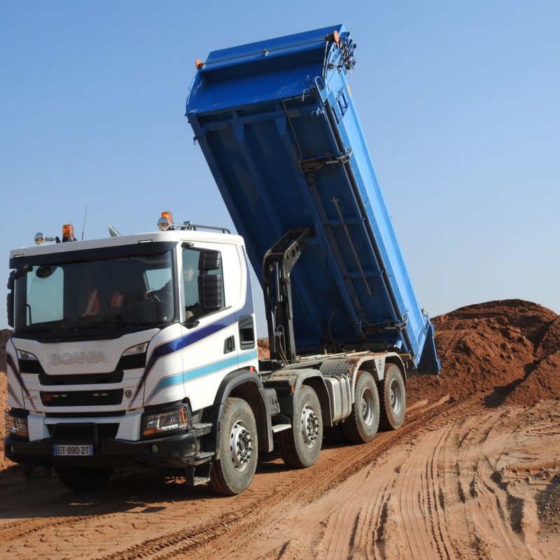 Location d&rsquo;engins de chantier et camions &agrave; Brumath proche de Strasbourg Saverne 1