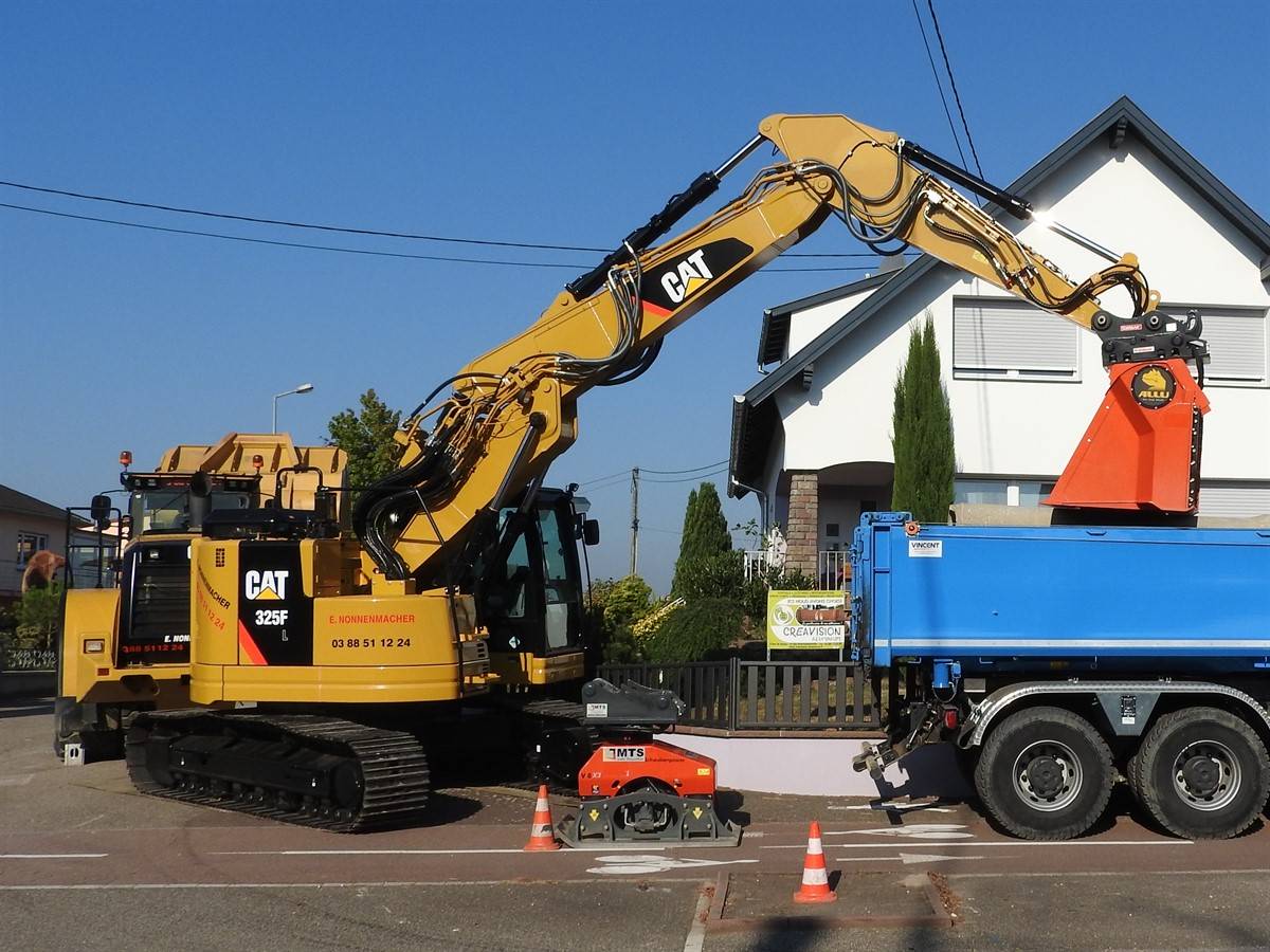 Pelle CATERPILLAR 325F Ostwald 0