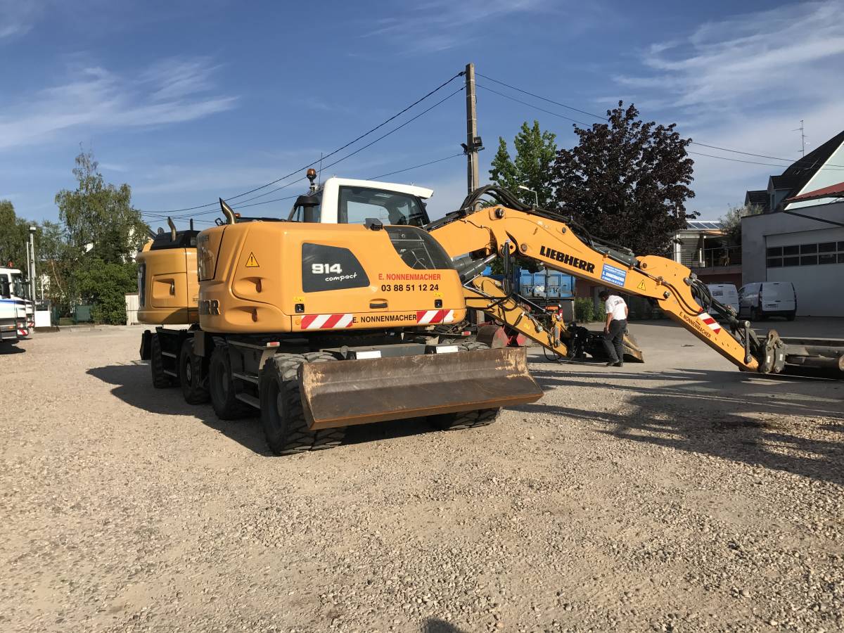 Pelle LIEBHERR 914 Compact Obernai 0